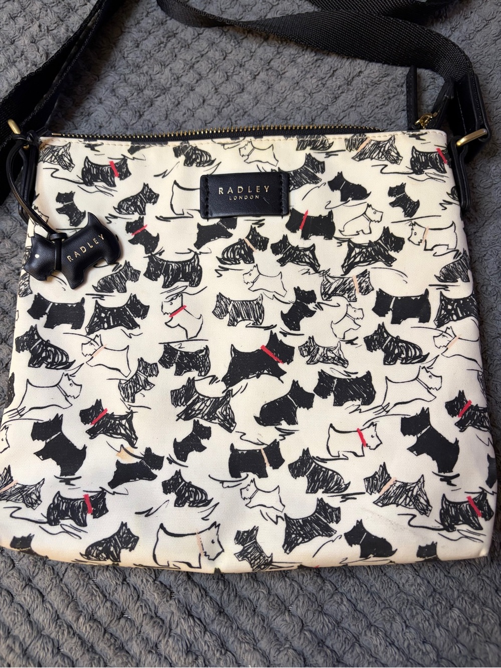 RADLEY LONDON Cream Crossbody Bag with Black Scotty Dog Print and Red Accents - Picture 8 of 11